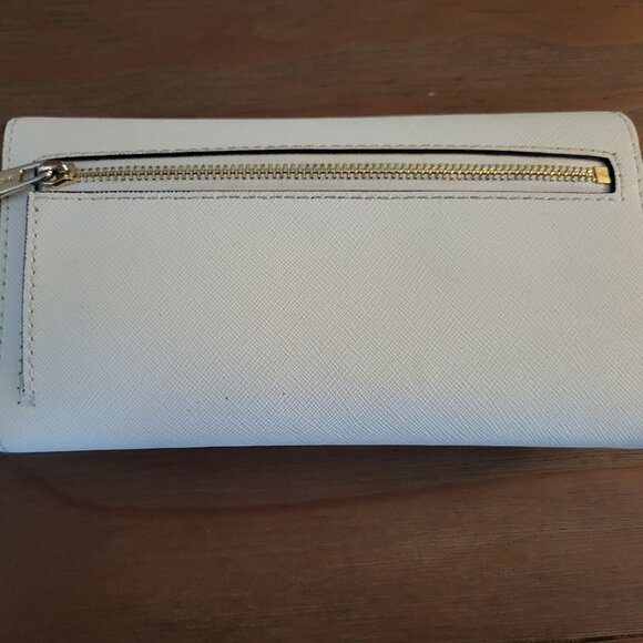 Michael Kors Jet Set White Tote and Wallet Set - Picture 5 of 11